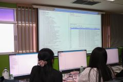 25690511-training-036