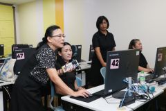 25690511-training-047