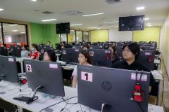 25690112-training-012