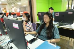 25690212-training-004