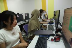 25690213-training-003