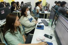 25690213-training-032