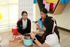 25690214-valentine-038