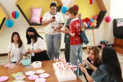 25690214-valentine-067