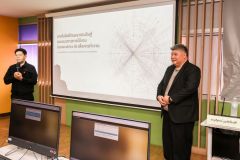 25690514-AI-training-009
