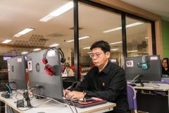 25690514-AI-training-037