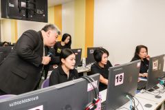 25690514-AI-training-038