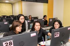 25690514-AI-training-044