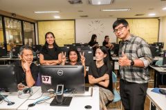 25690514-AI-training-047