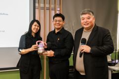 25690514-AI-training-056