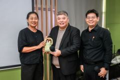 25690514-AI-training-057