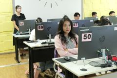25690714-training-009