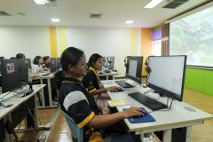 25690715-training-002