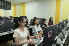 25690715-training-008