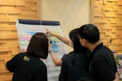 25681216-or-review-030