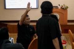 25681216-or-review-055