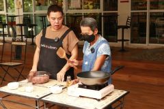 25690218-cooks-080