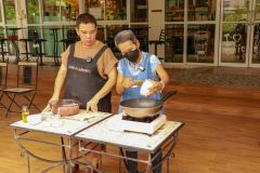 25690218-cooks-084