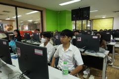 25690219-training-007