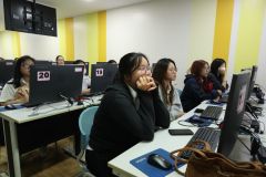 25690219-training-008