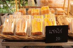 25690720-store-002