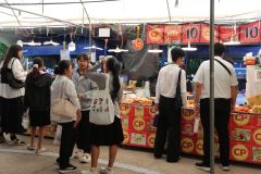 25690720-store-047