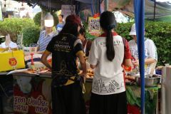 25690720-store-048