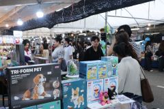 25690720-store-057