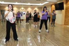 25690421-happyhealt-006