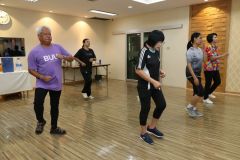 25690421-happyhealt-014