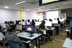 25690122-training-004