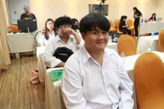 25690223-digital-048