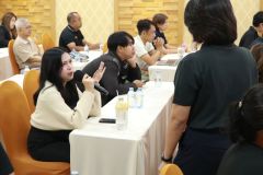 25690223-digital-050