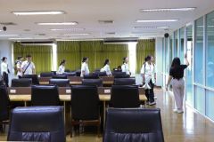 25690723-visit-024