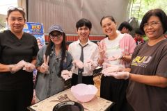 25690723-candy-053