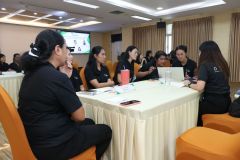 25690525-greenlibrary-049