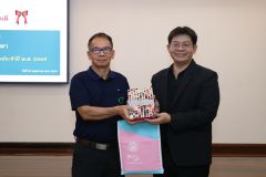25690525-greenlibrary-085