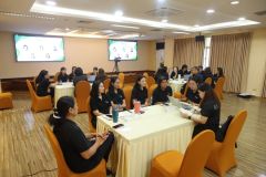 25690525-greenlibrary-118