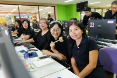 25690626-training-015
