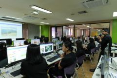 25690626-training-053