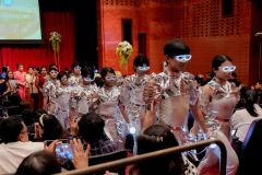 25690827-event-39