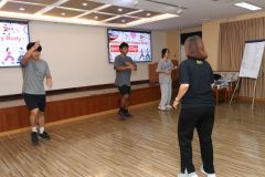 25690428-happyhealt-001