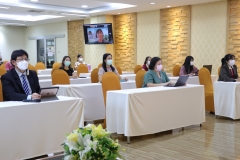 green-library-8
